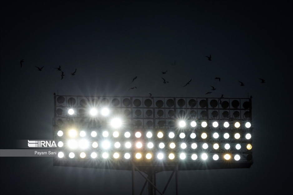 لیگ برتر فوتبال- استقلال و پیکان