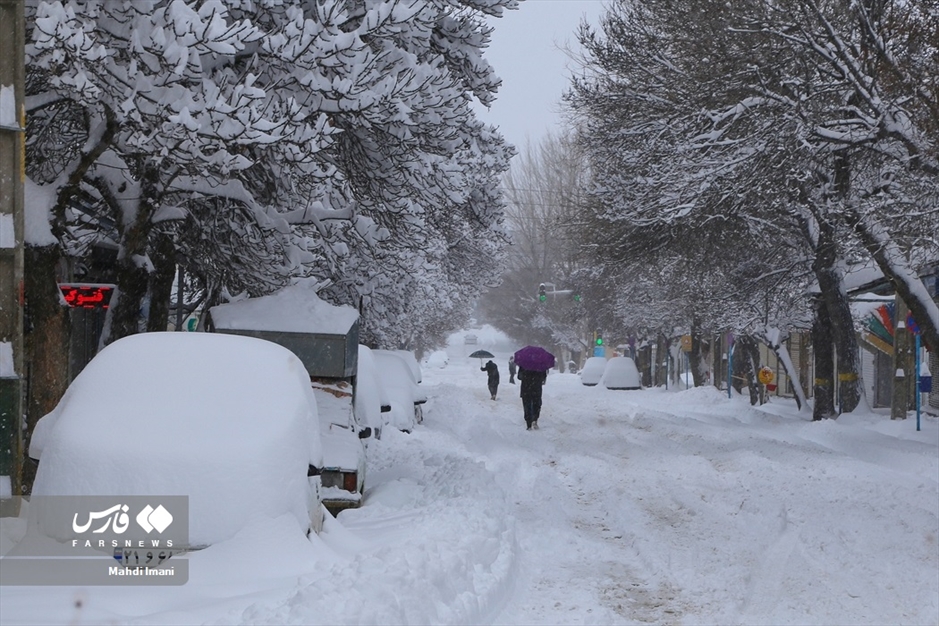 اَهَر زیر برف