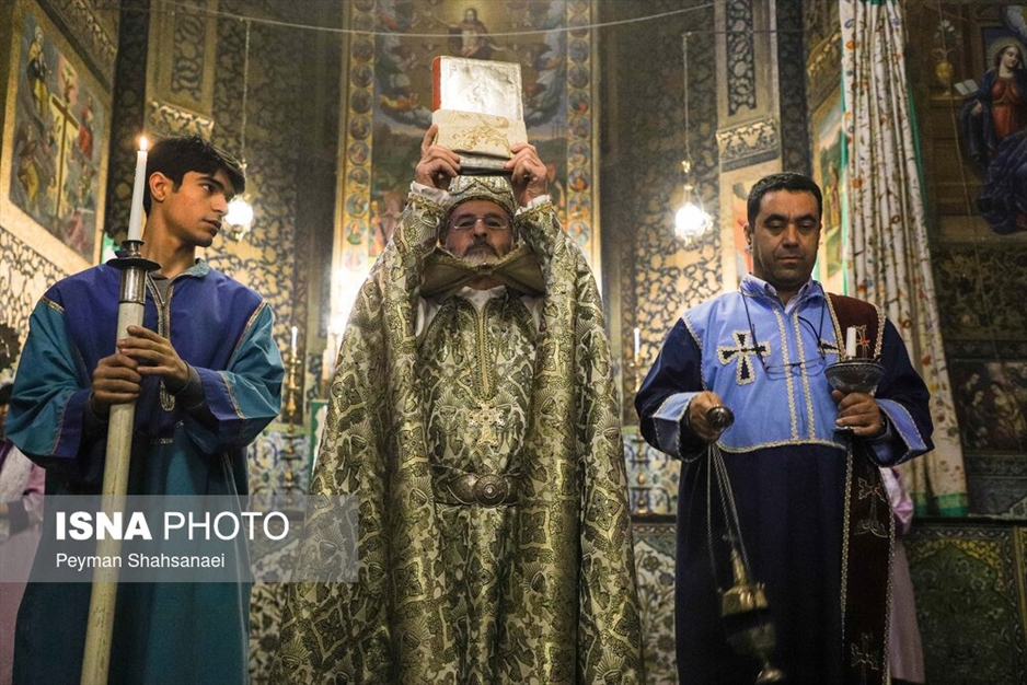 آیین «عَشای رَبّانی» سال نو میلادی در کلیسای وانک