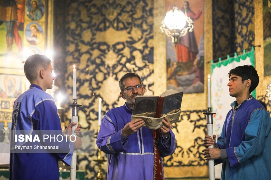 آیین «عَشای رَبّانی» سال نو میلادی در کلیسای وانک