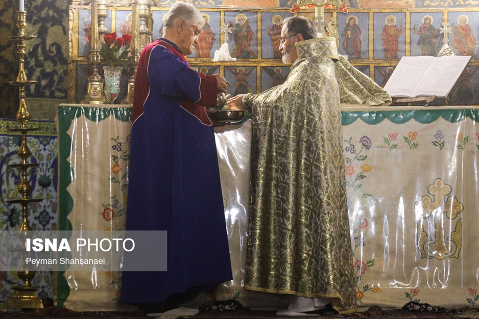 آیین «عَشای رَبّانی» سال نو میلادی در کلیسای وانک