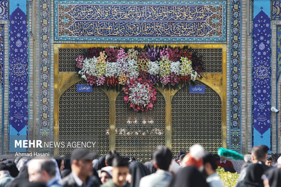 حرم مطهر رضوی در روز میلاد قمر بنی‌هاشم (ع)