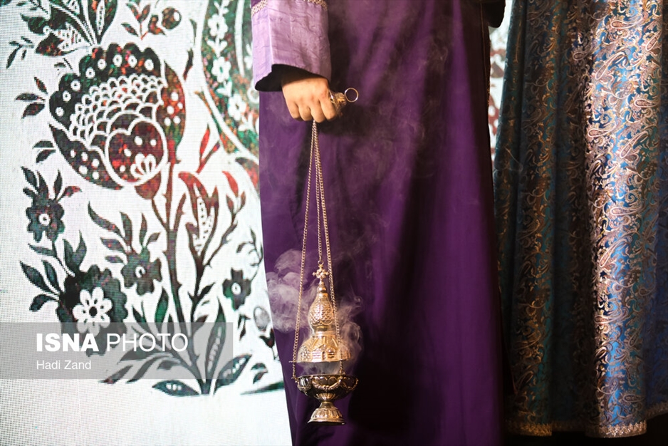 عطرافشانی و گلباران مزار شهدای ادیان توحیدی