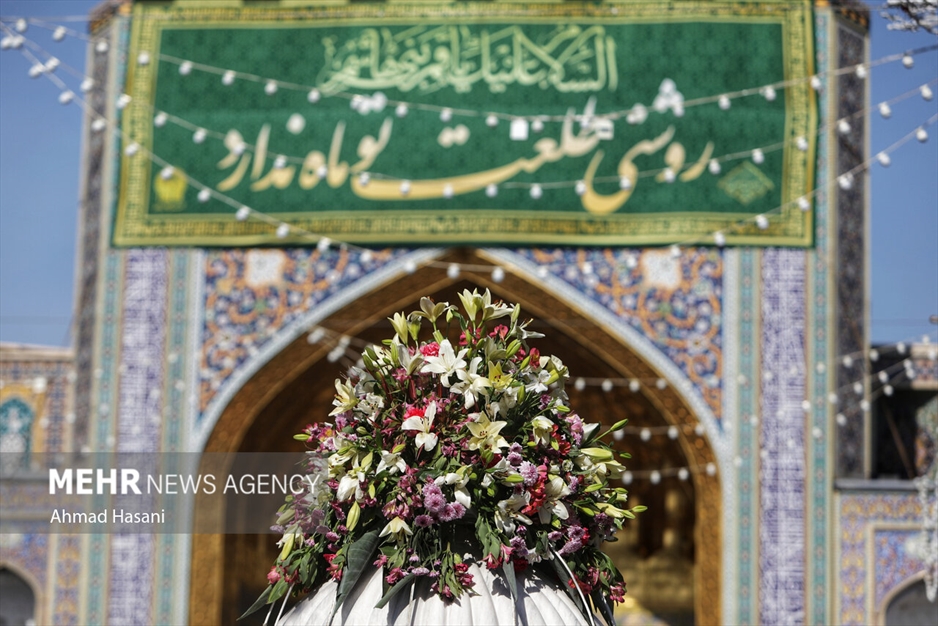 حرم مطهر رضوی در روز میلاد قمر بنی‌هاشم (ع)