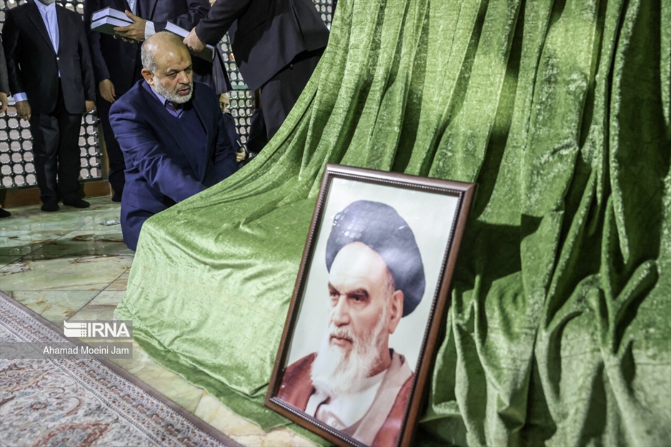 تجدید میثاق اعضای هیات دولت با امام راحل (ره)