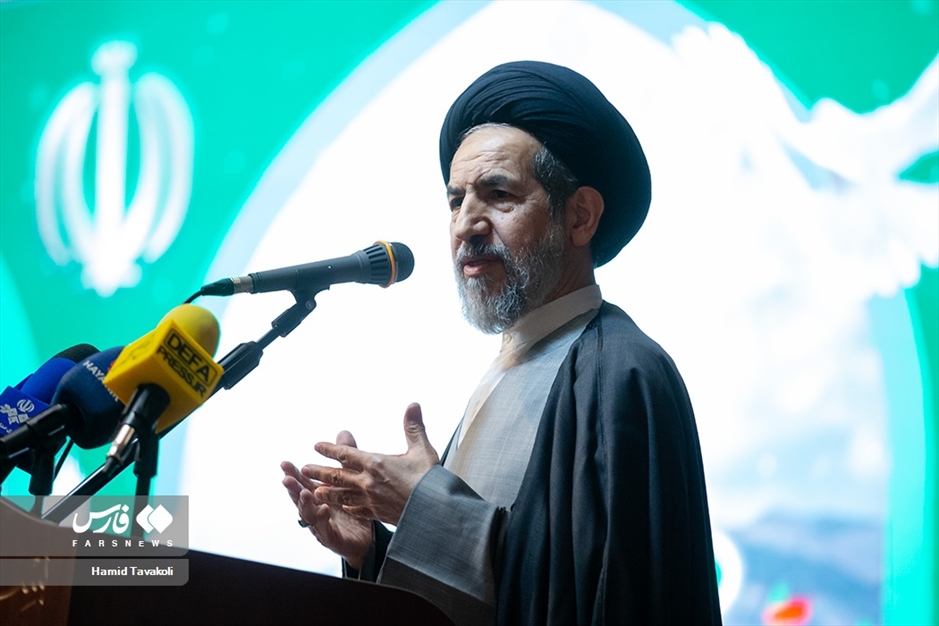 آیین کاشت ۲۴۰۰۰ نهال به یاد شهدا