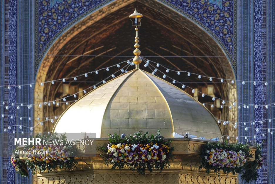 حرم مطهر رضوی در روز میلاد قمر بنی‌هاشم (ع)