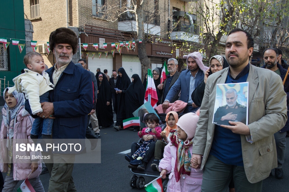 حضور نوجوانان در راهپیمایی ۲۲ بهمن