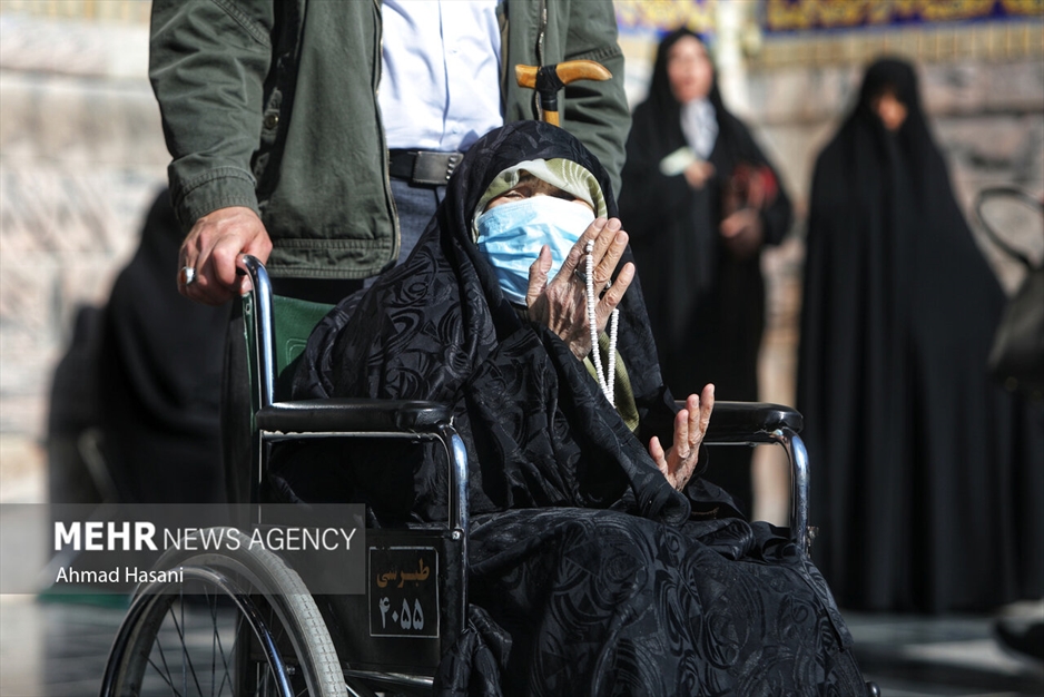 حرم مطهر رضوی در روز میلاد قمر بنی‌هاشم (ع)