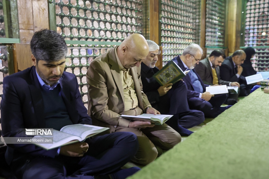 تجدید میثاق اعضای هیات دولت با امام راحل (ره)