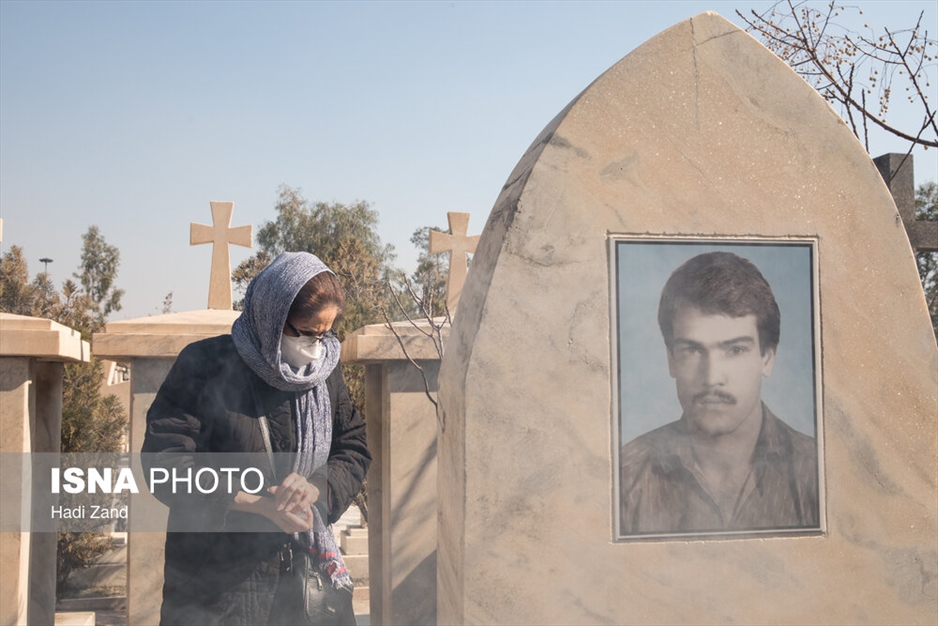 عطرافشانی و گلباران مزار شهدای ادیان توحیدی