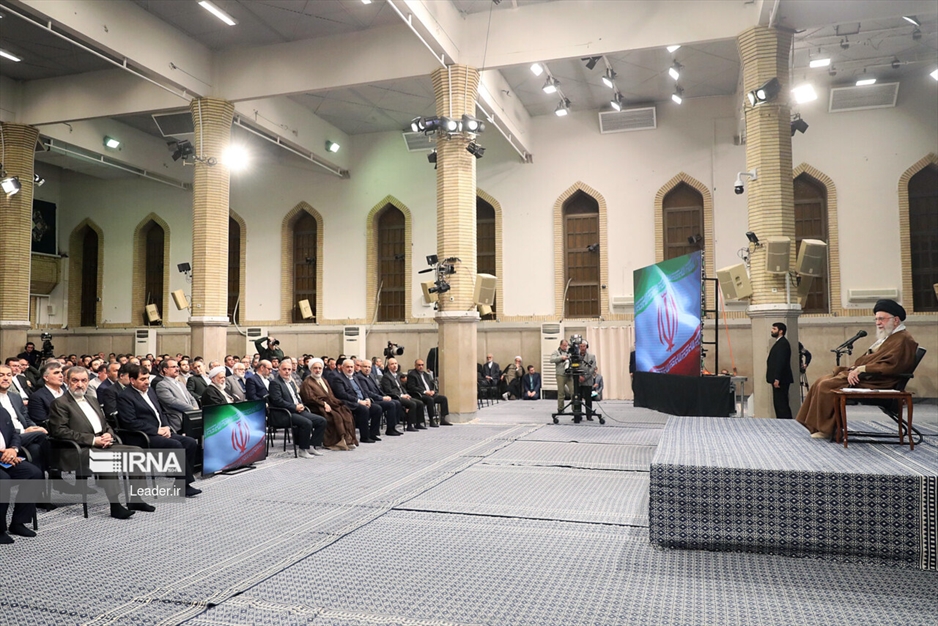 دیدار تولیدکنندگان و فعالان اقتصادی با رهبر انقلاب