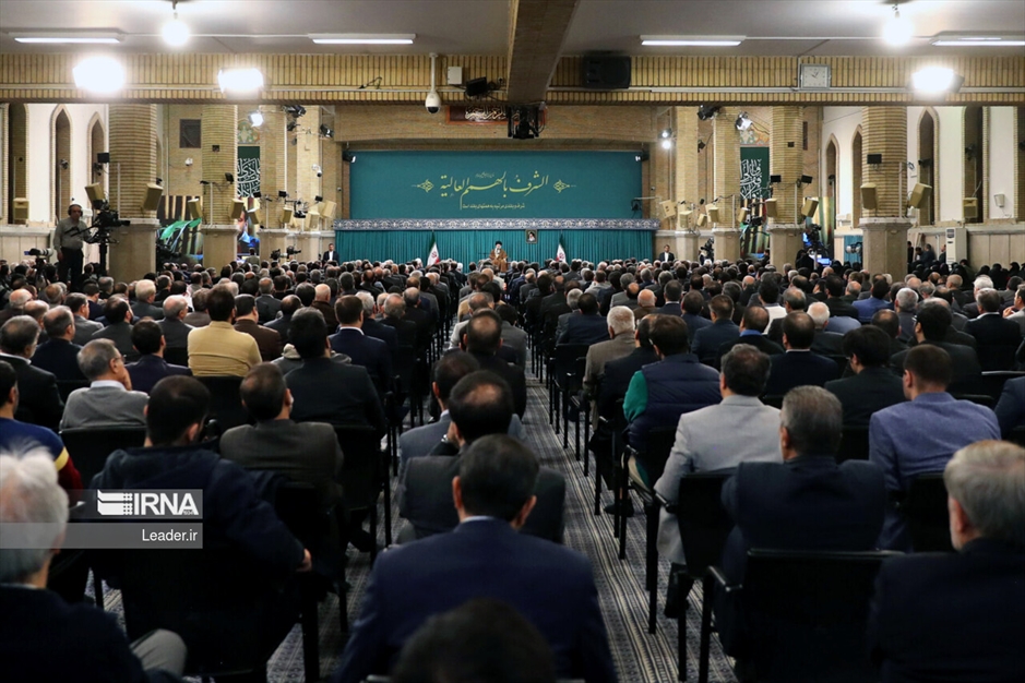 دیدار تولیدکنندگان و فعالان اقتصادی با رهبر انقلاب