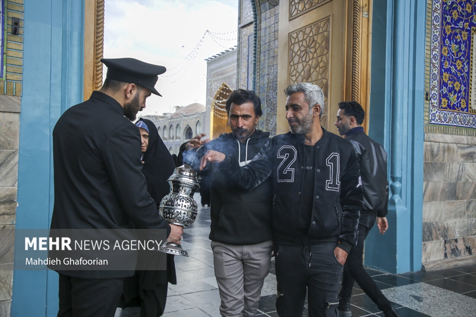 خدمت به زائران امام رضا علیه‌السلام