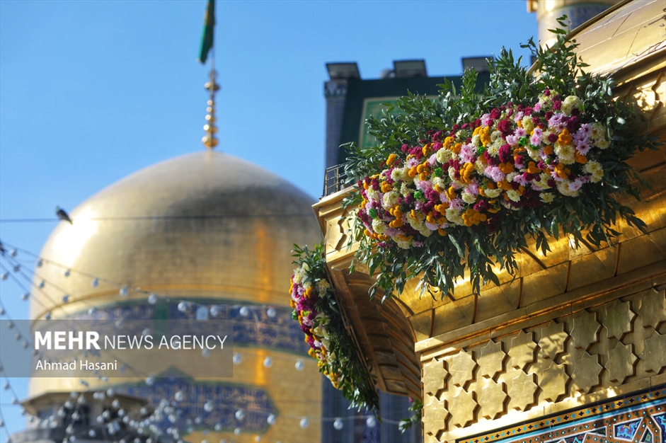 حرم مطهر رضوی در روز میلاد قمر بنی‌هاشم (ع)