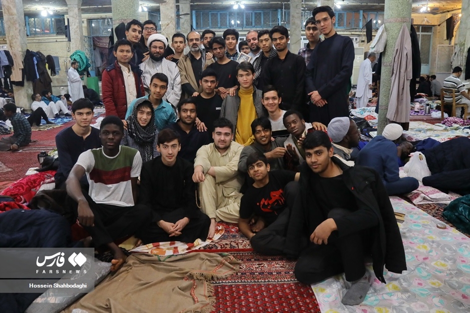 اعتکاف طلاب غیر ایرانی در قم