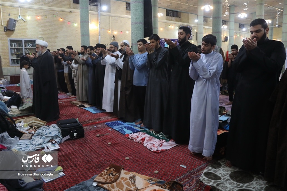 اعتکاف طلاب غیر ایرانی در قم
