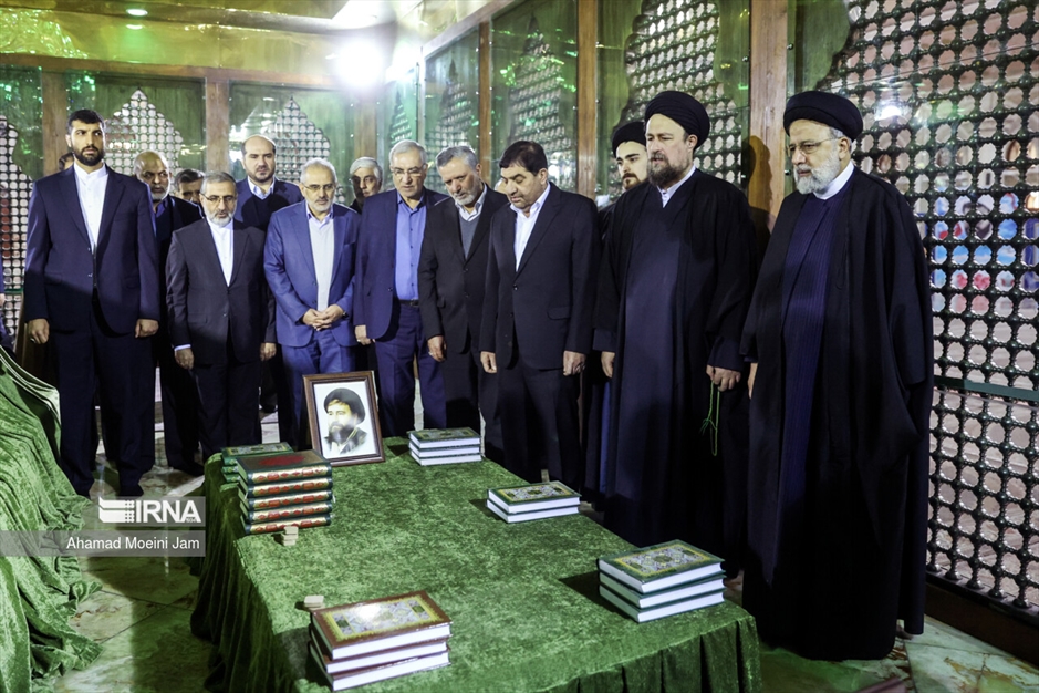 تجدید میثاق اعضای هیات دولت با امام راحل (ره)