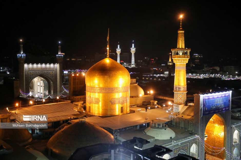 طنین نوای الله اکبر از گلدسته های حرم رضوی