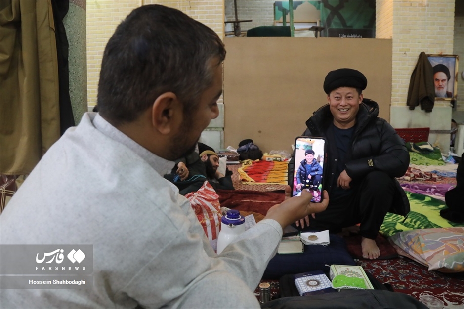 اعتکاف طلاب غیر ایرانی در قم