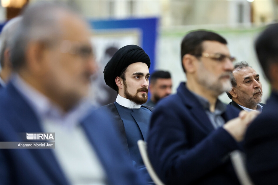 تجدید میثاق اعضای هیات دولت با امام راحل (ره)