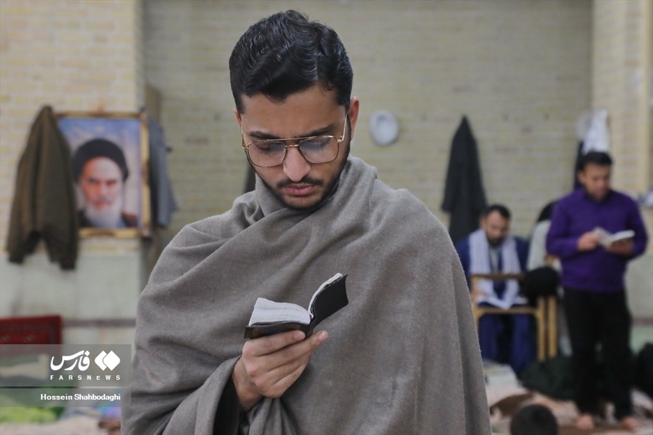 اعتکاف طلاب غیر ایرانی در قم