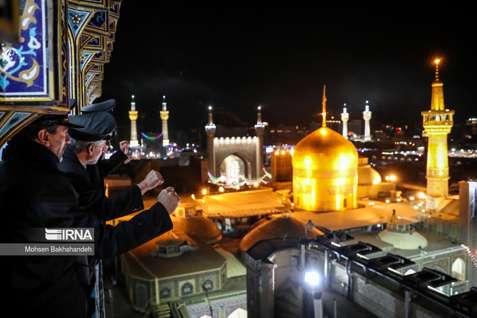 طنین نوای الله اکبر از گلدسته های حرم رضوی