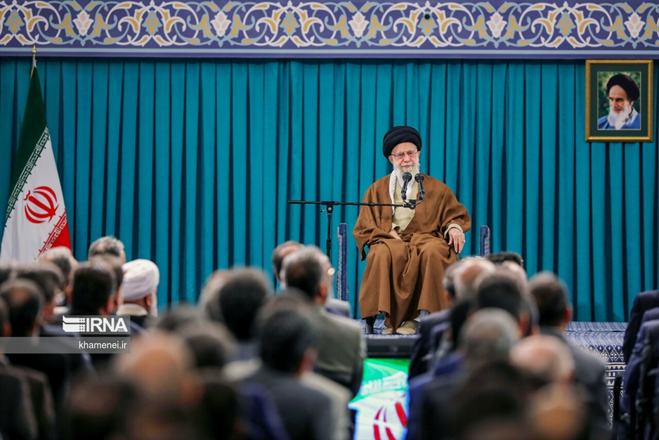 دیدار تولیدکنندگان و فعالان اقتصادی با رهبر انقلاب