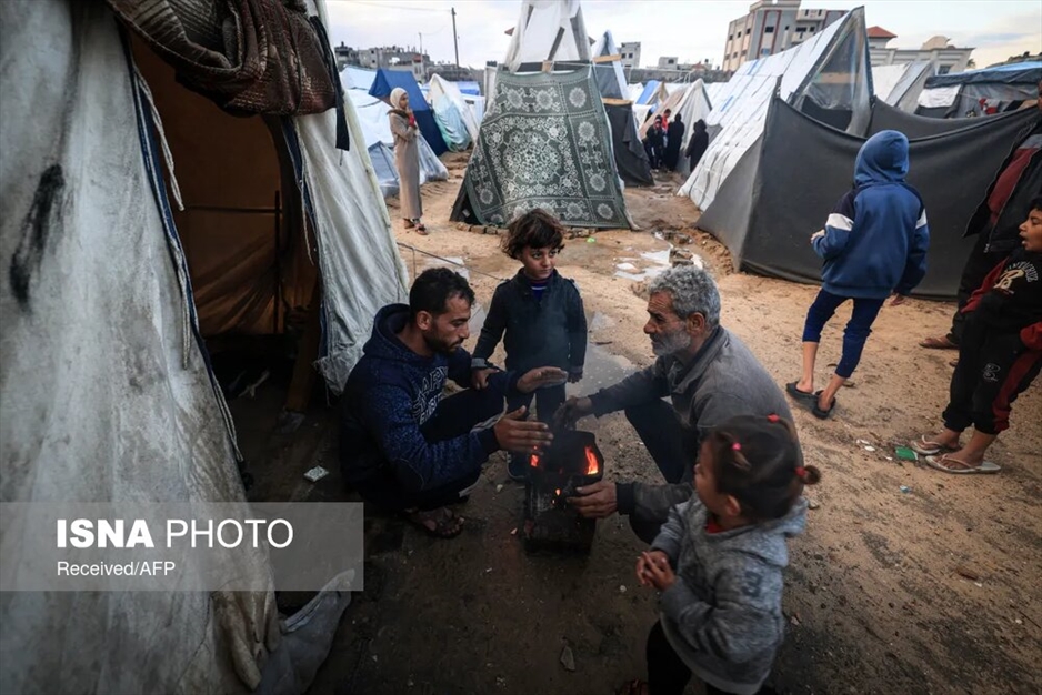 هوای سرد و بارانی غزه جنگ زده