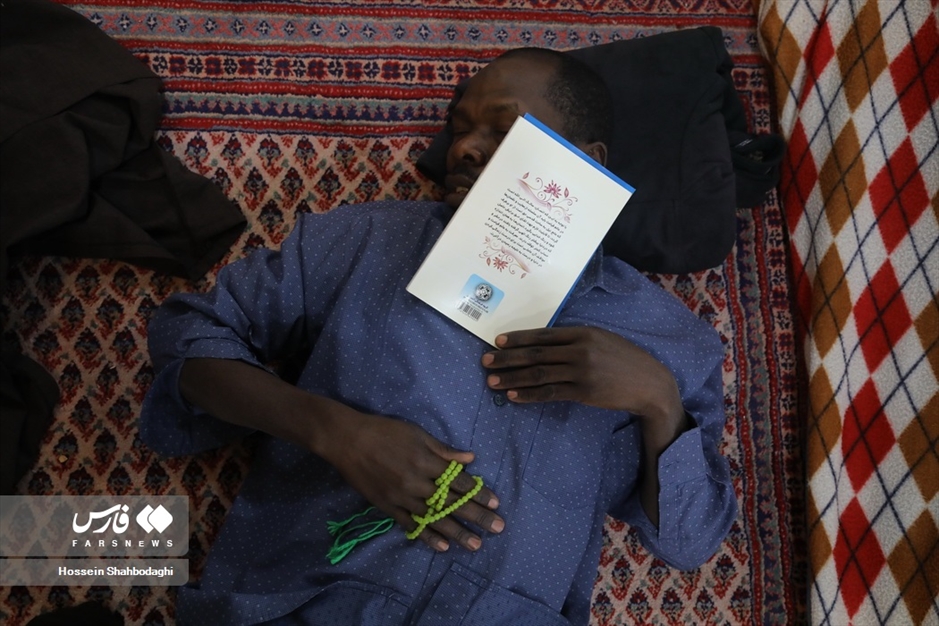 اعتکاف طلاب غیر ایرانی در قم