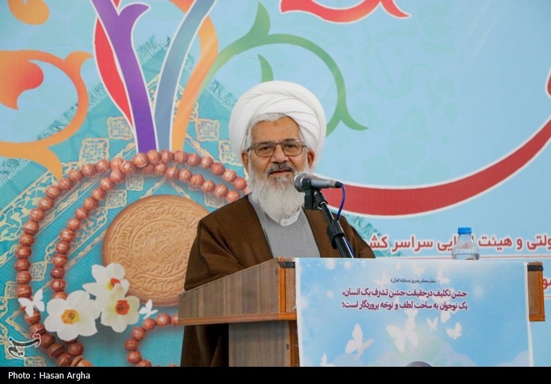 جشن تکلیف دو هزار نفری دانش آموزان دختر زنجانی