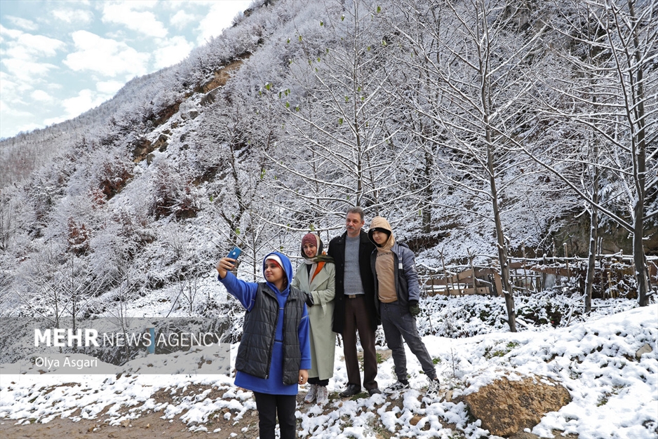 زمستان برفی روستای تاریخی و گردشگری زیارت گرگان