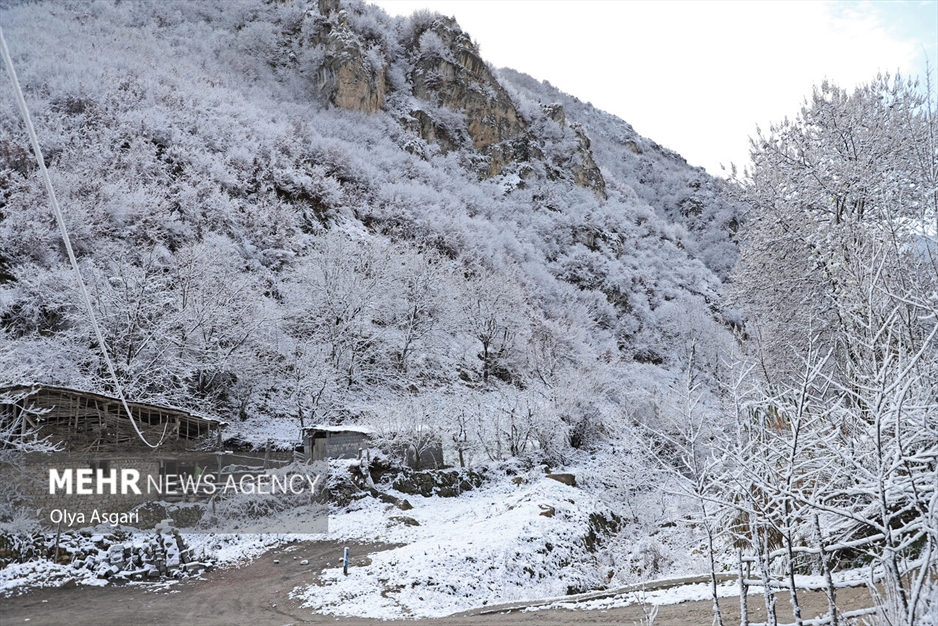 زمستان برفی روستای تاریخی و گردشگری زیارت گرگان