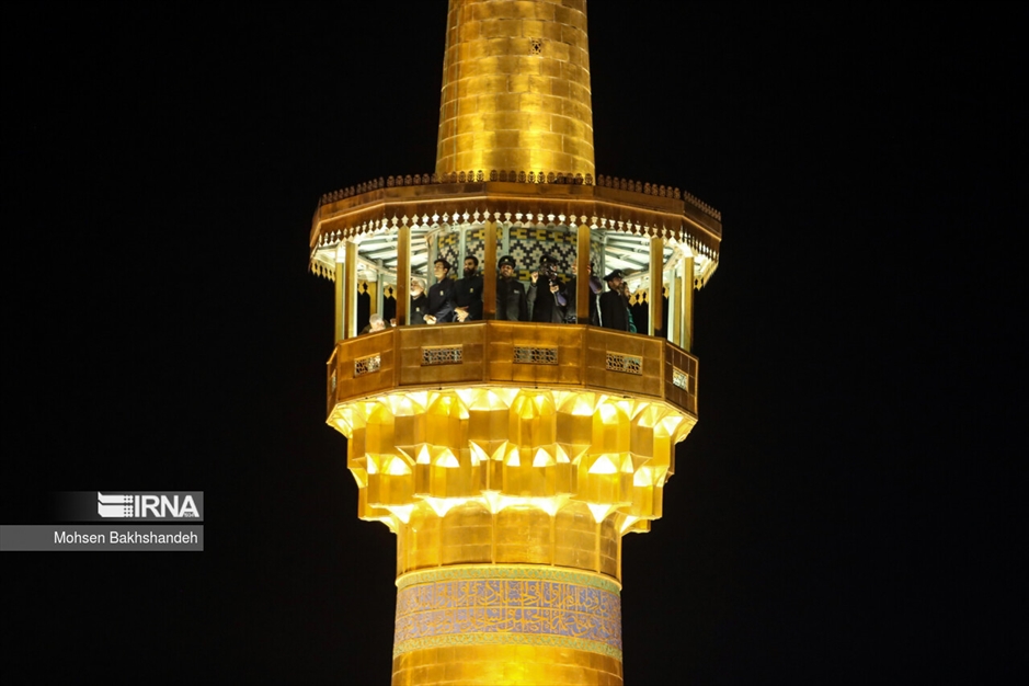 طنین نوای الله اکبر از گلدسته های حرم رضوی