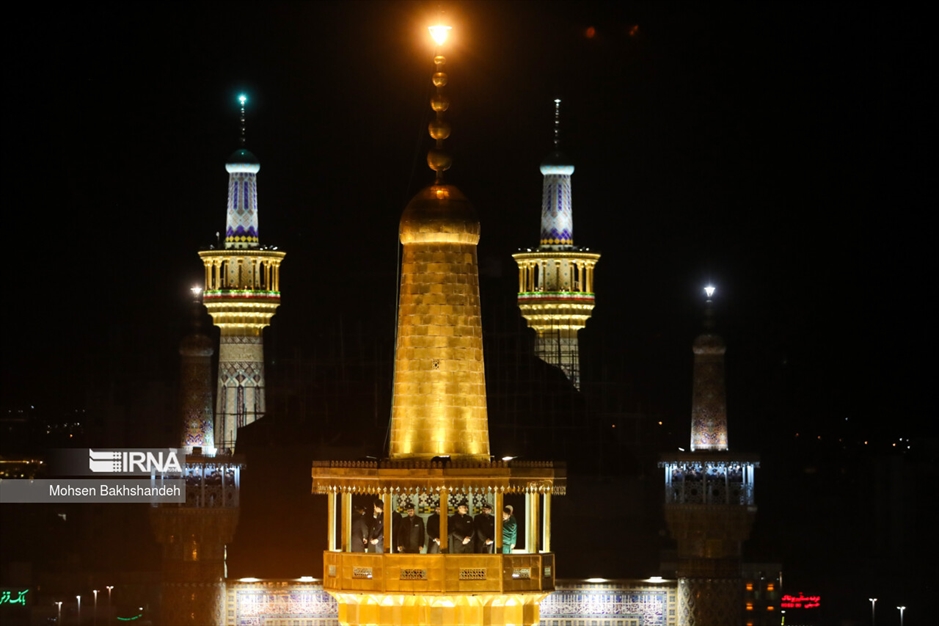 طنین نوای الله اکبر از گلدسته های حرم رضوی