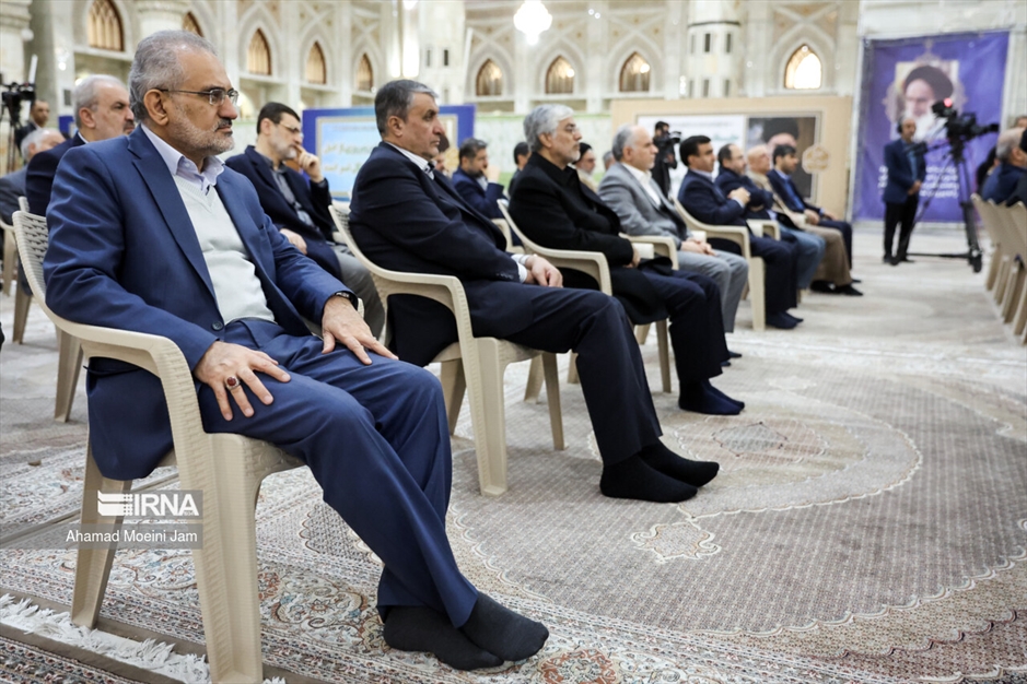 تجدید میثاق اعضای هیات دولت با امام راحل (ره)