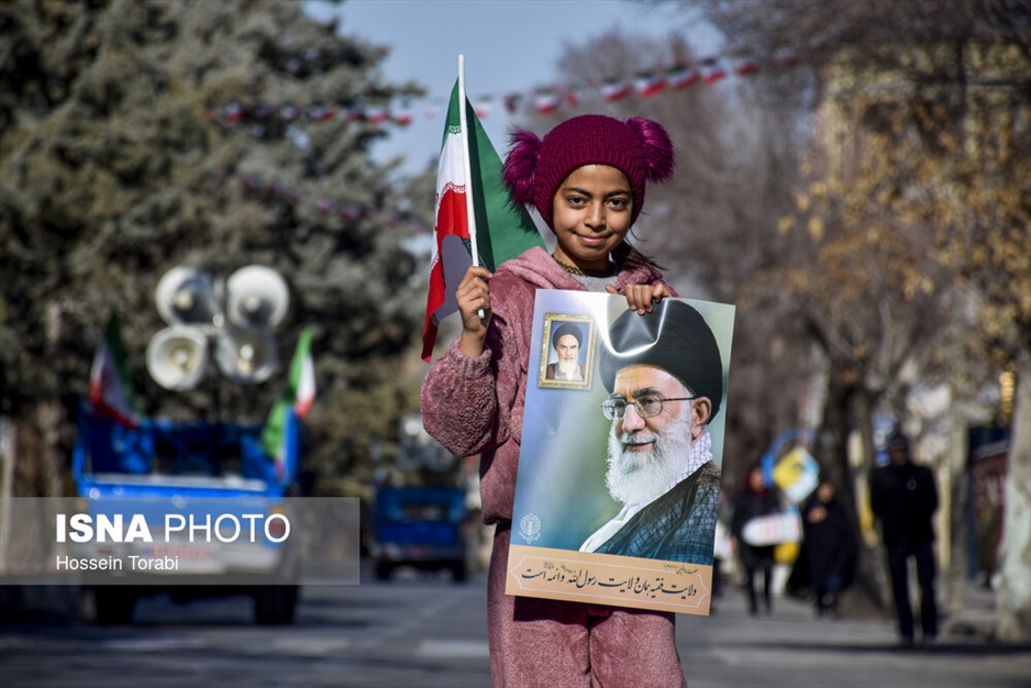 حضور نوجوانان در راهپیمایی ۲۲ بهمن