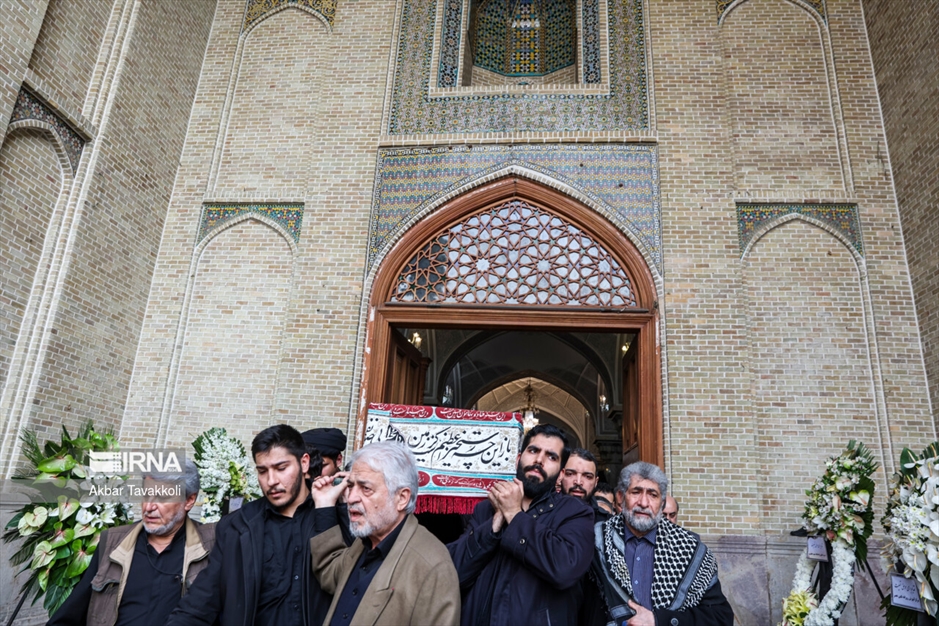 وداع با پیکر آیت‌الله «امامی کاشانی»