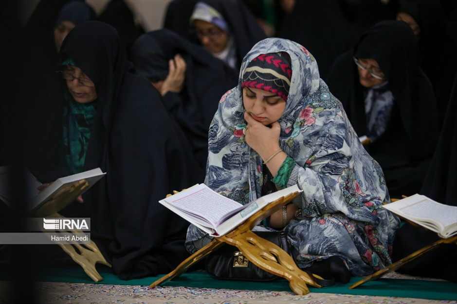 جزءخوانی قرآن در حرم حضرت معصومه (س)