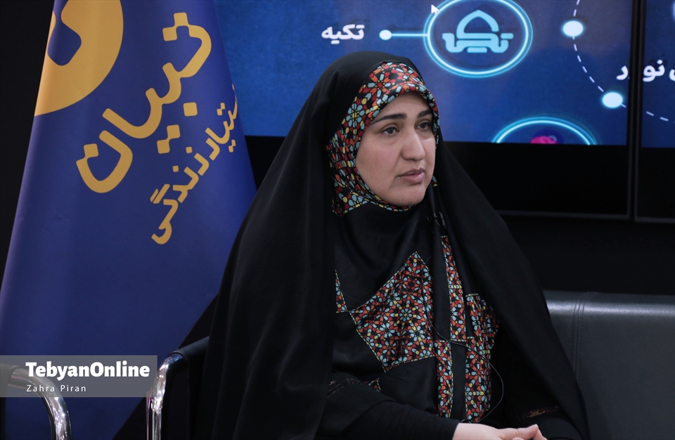 حضور چهره‌ها و مسئولین در غرفه تبیان 