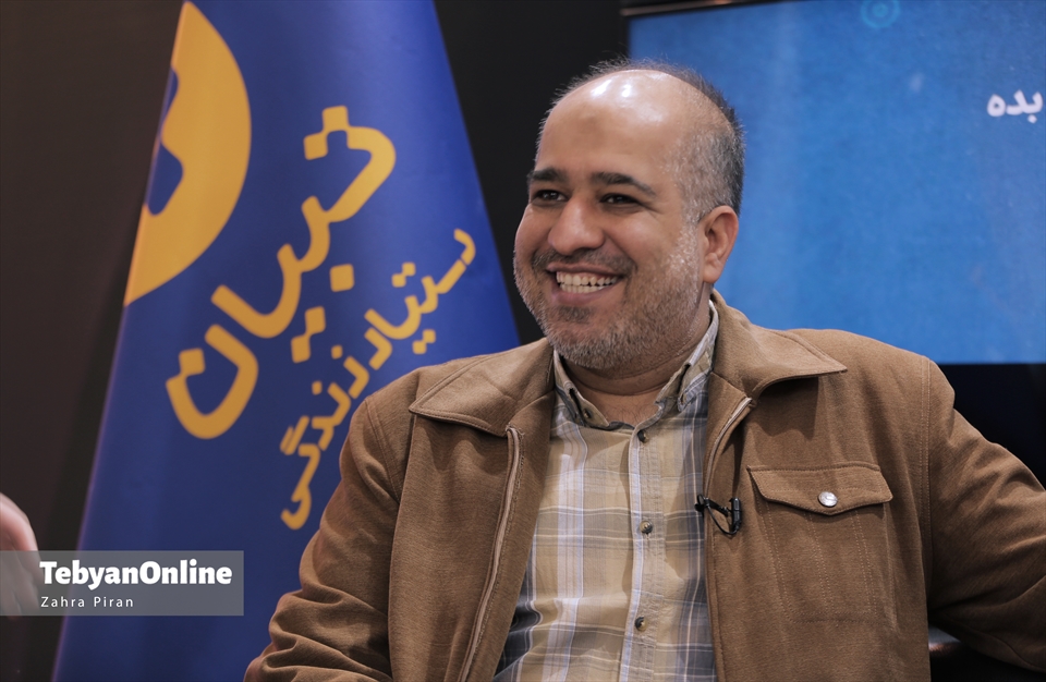 حضور چهره‌ها و مسئولین در غرفه تبیان 