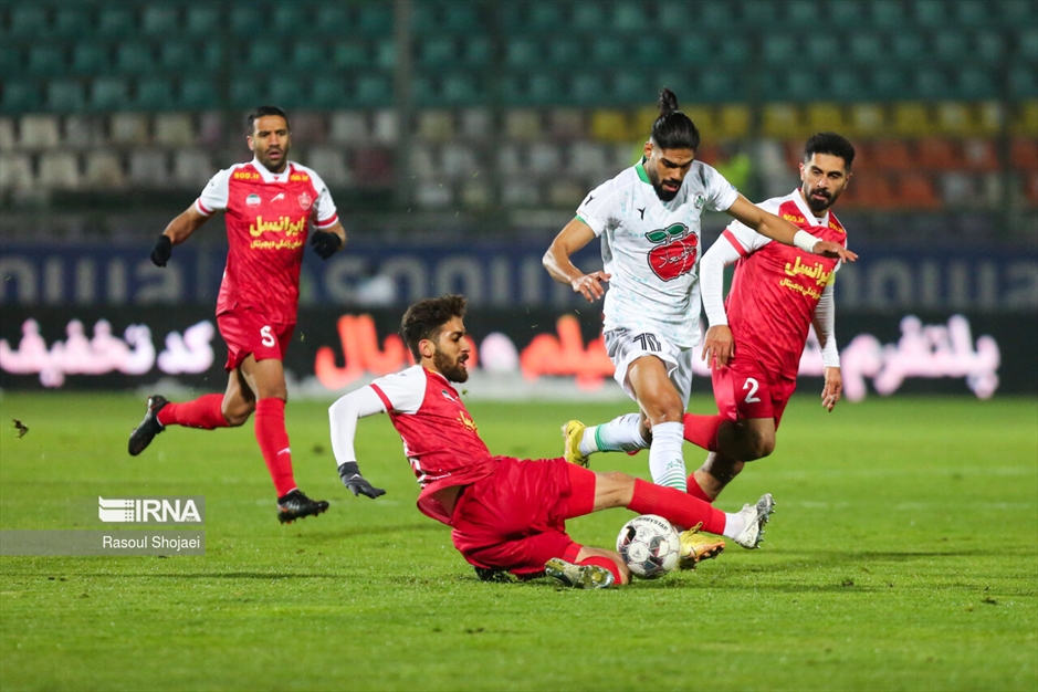 لیگ برتر فوتبال- ذوب آهن و پرسپولیس