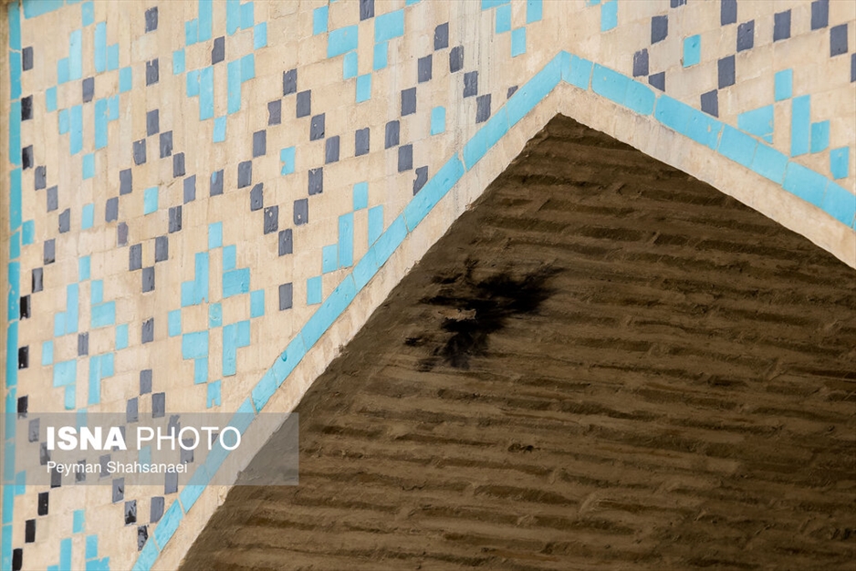 پل تاریخی خواجو، قربانی چهارشنبه‌سوری