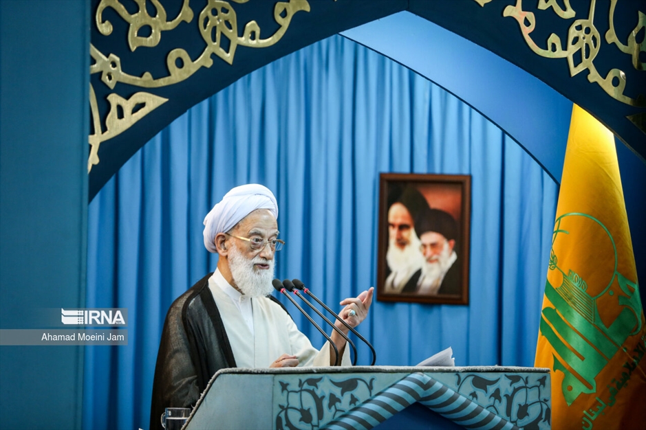 تصاویر تاریخی از آیت الله «محمد امامی کاشانی»