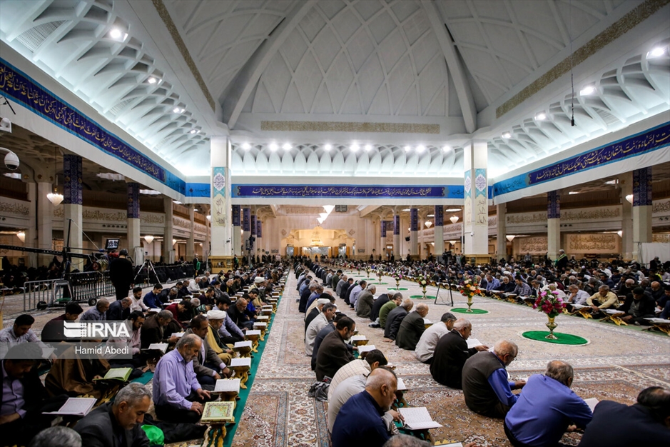 جزءخوانی قرآن در حرم حضرت معصومه (س)