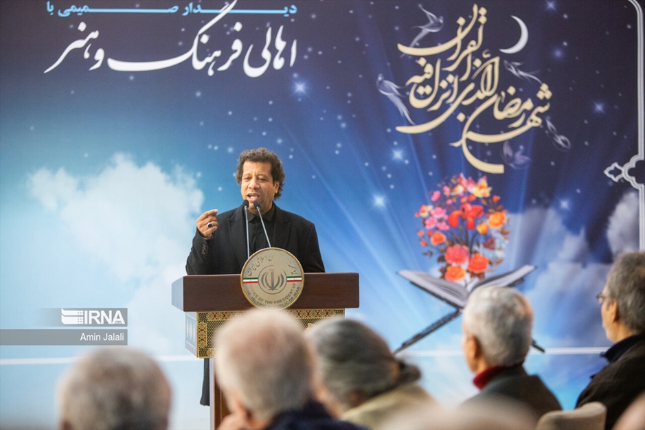 دیدار اهالی فرهنگ و هنر با رئیس جمهور