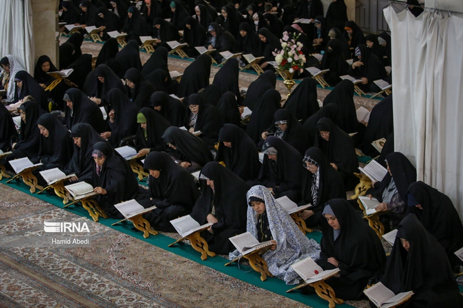 جزءخوانی قرآن در حرم حضرت معصومه (س)