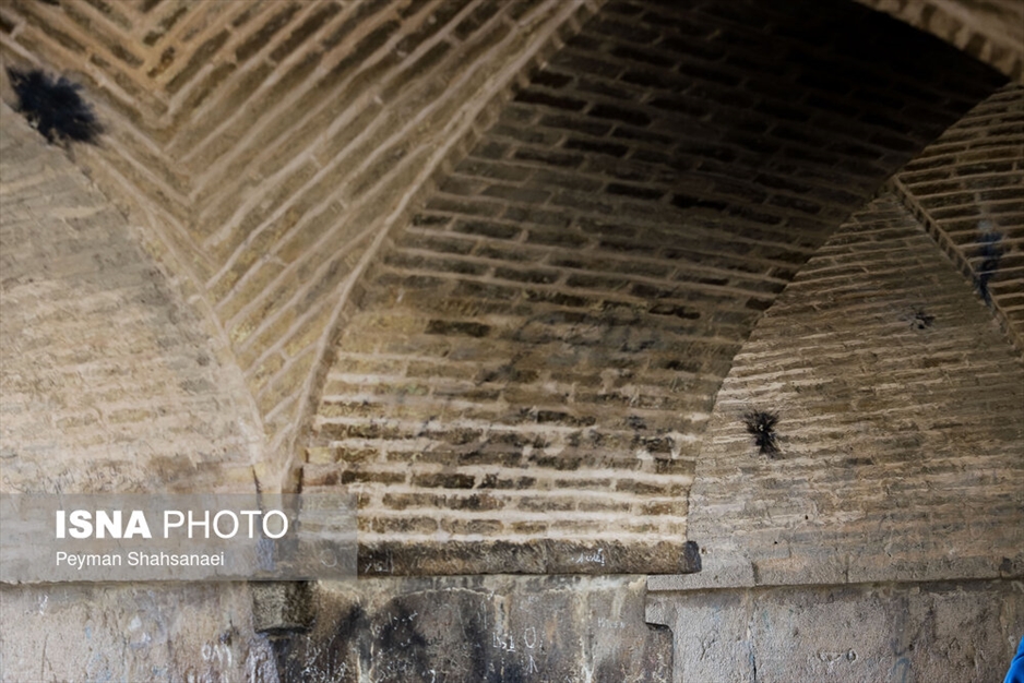 پل تاریخی خواجو، قربانی چهارشنبه‌سوری