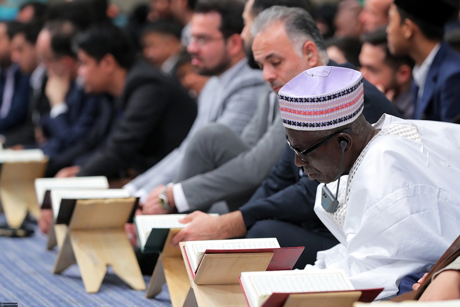 دیدار شرکت‌کنندگان در مسابقات بین‌المللی قرآن با رهبر انقلاب