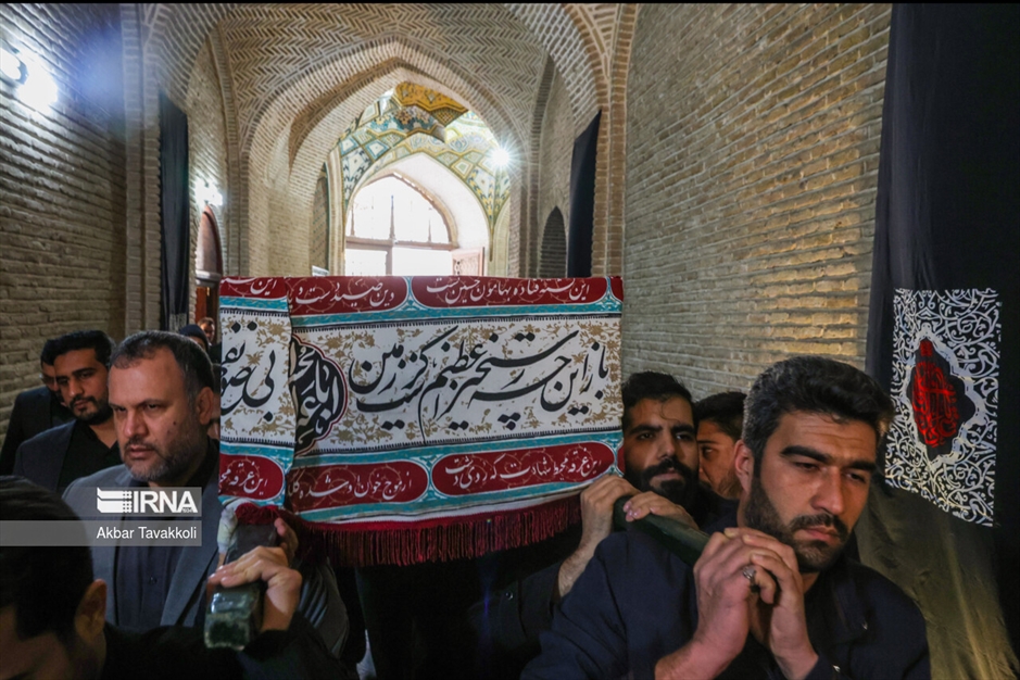 وداع با پیکر آیت‌الله «امامی کاشانی»